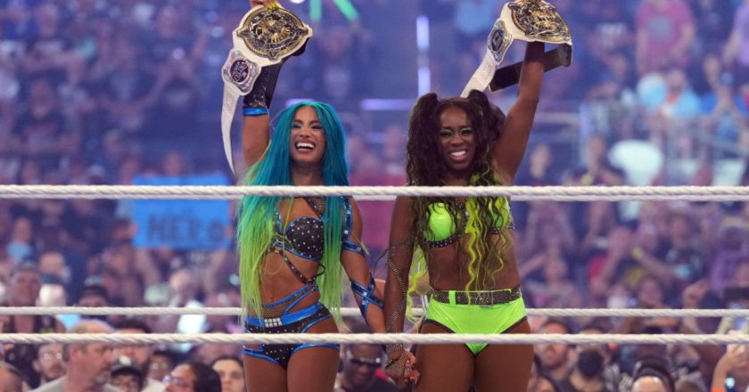 Sasha Banks, Naomi Leave ‘WWE Raw’ Mid-Show – Sports Illustrated
