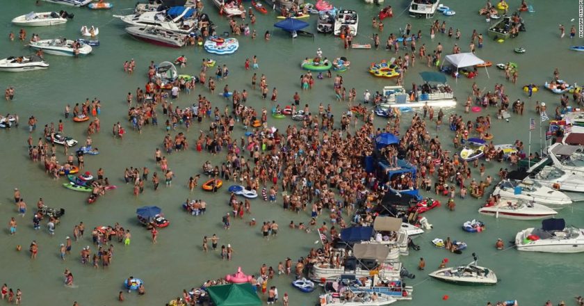 Hundreds of people celebrated the July 4 weekend at a Michigan lake. Now some have Covid-19 – CNN