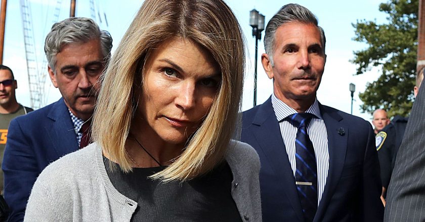 Lori Loughlin respectfully asks court to lower $1 million bail, judge agrees – Yahoo Entertainment