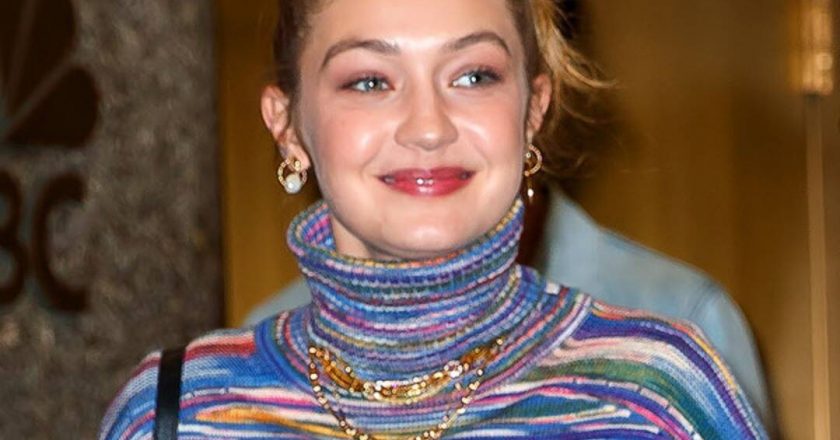 Pregnant Gigi Hadid Reveals the First Glimpse of Her Baby Bump – E! NEWS