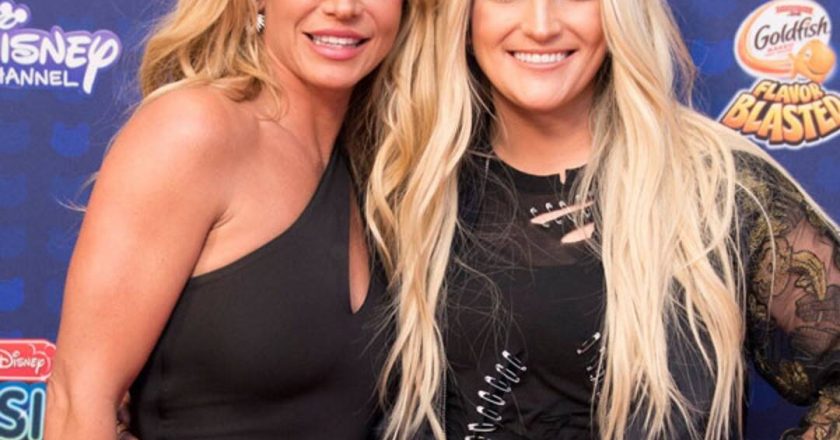 Jamie Lynn Spears Defends Sister Britney From Comments About Her Mental Health – E! NEWS