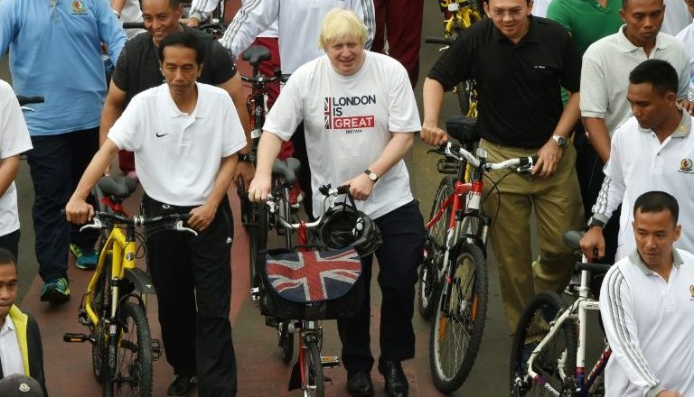 UK to unveil obesity plan after PMs near-death experience – Yahoo Singapore News