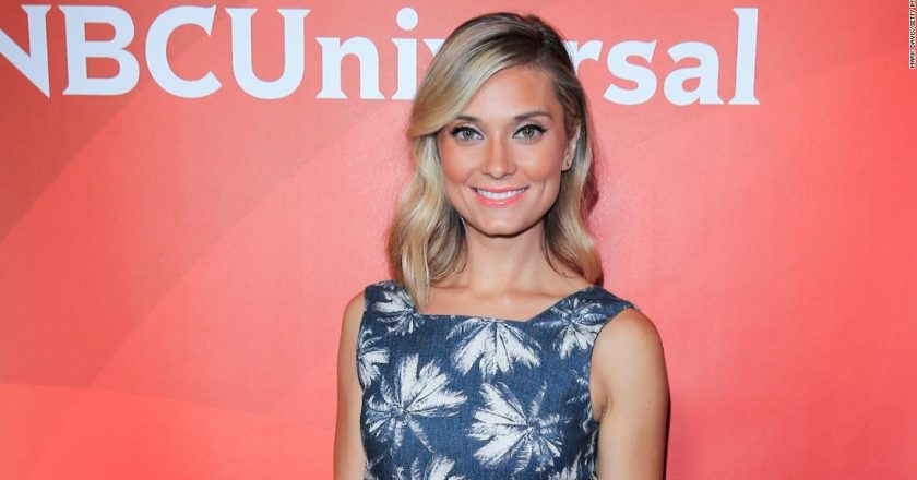 Actress Spencer Grammer injured after trying to break up altercation, NYPD police source says – CNN