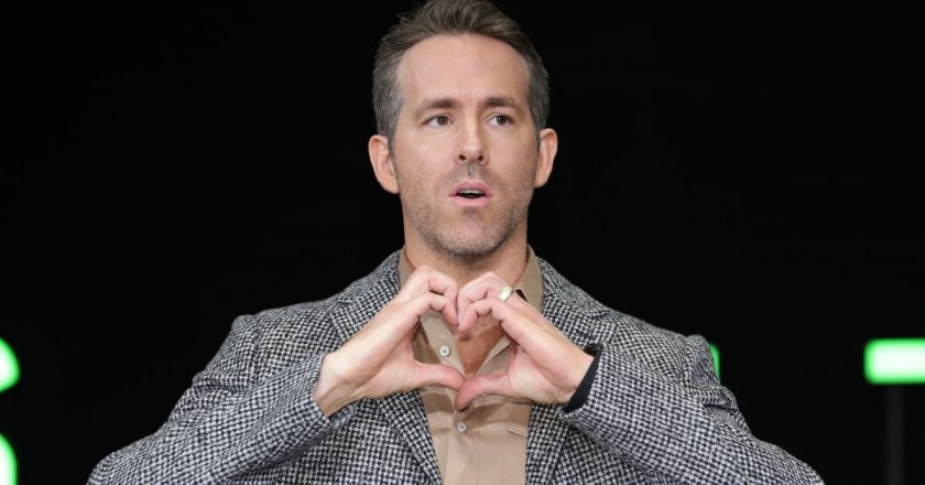 Ryan Reynolds, now $5,000 less rich, celebrates return of Vancouver womans beloved teddy bear – The A.V. Club