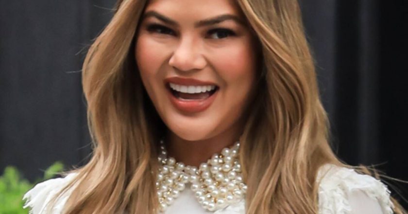 Chrissy Teigen Just Debuted the Haircut of the Summer – E! NEWS