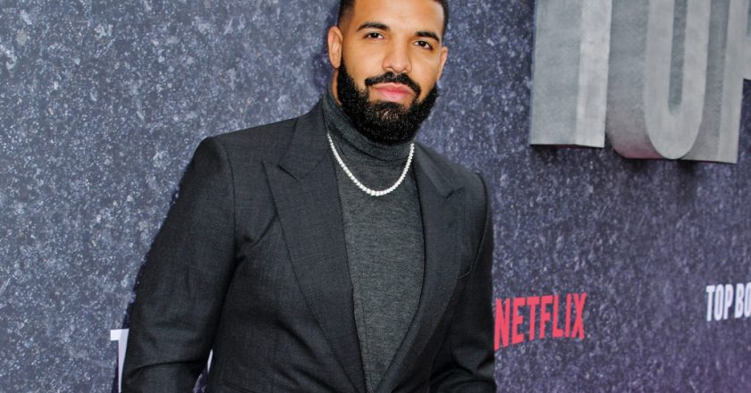 Drake Flexes Tupac-Inspired Jesus Pieces Worth $300000 Each – Billboard