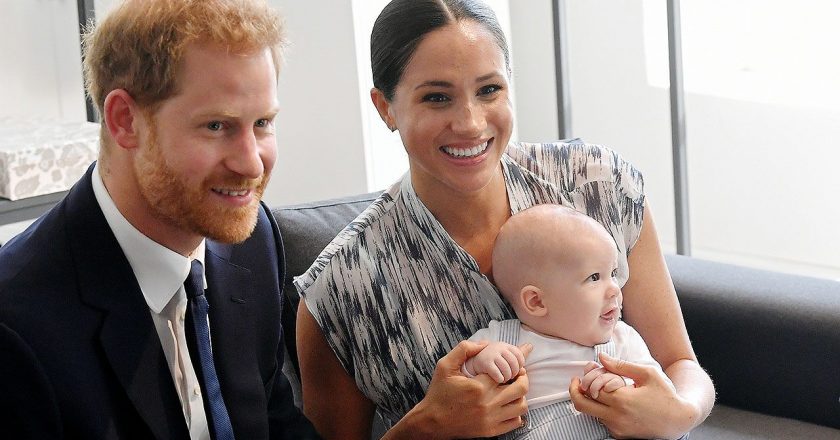 Meghan Markle, Prince Harrys son Archie, 1, is just about walking, royal expert says – Fox News