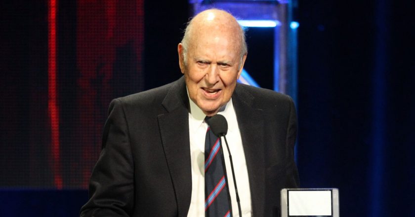 Carl Reiner would be disappointed he didnt live to see Trumps eviction, his daughter tweets – USA TODAY