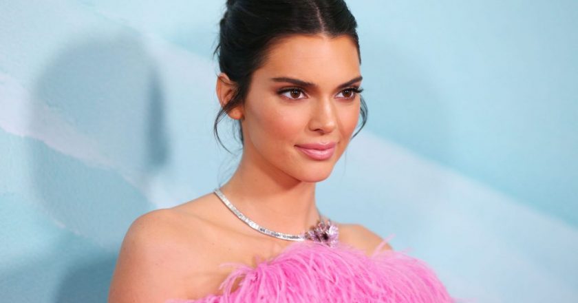 KUWTK: Young Kendall Jenner Begging for Permission to Get a Tattoo is Still a Fan-Favorite Scene – Showbiz Cheat Sheet