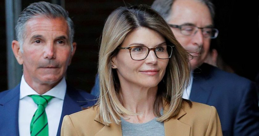 Lori Loughlins husband, Mossimo Giannulli, sentenced to 5 months in college admissions scandal – NBC News