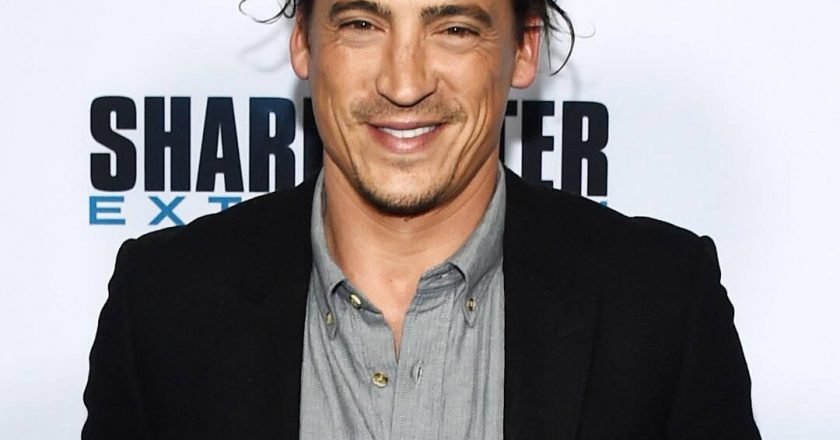 How Andrew Keegan Went From Hollywood Heartthrob to Spiritual Leader—And Back Again – E! NEWS