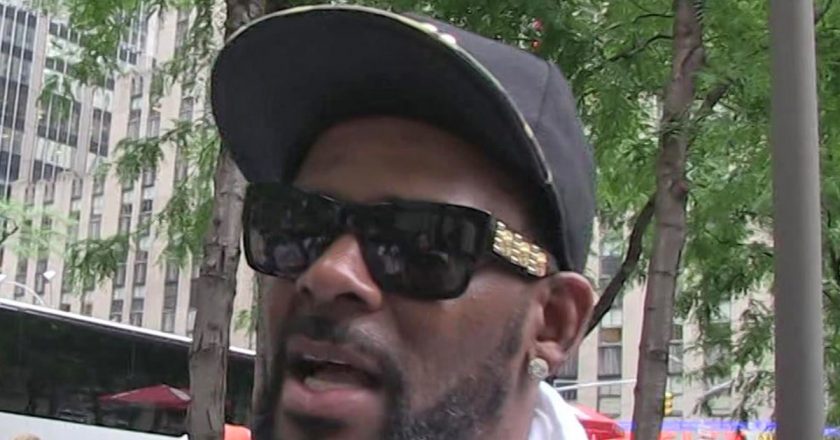 R. Kelly Allegedly Attacked by Inmate Inside Chicago Prison – TMZ