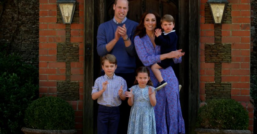 Will Kate Middleton Have to Curtsy to Prince George When He Becomes King? – Showbiz Cheat Sheet