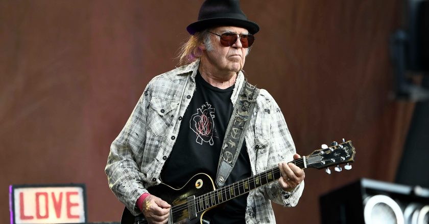 Neil Young Posts Lawsuit Against Trump Campaign Over Song Usage – Rolling Stone