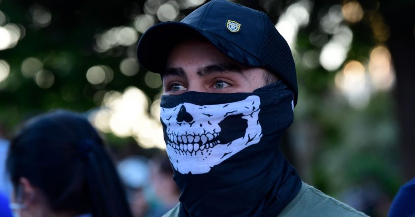 Wearing a neck gaiter may be worse than no mask at all, researchers find – The Washington Post