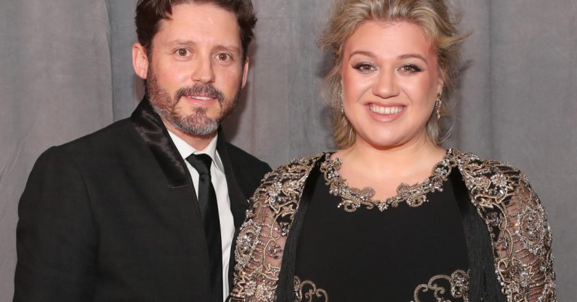 Kelly Clarkson responds to fans jab at Brandon Blackstock divorce – Page Six