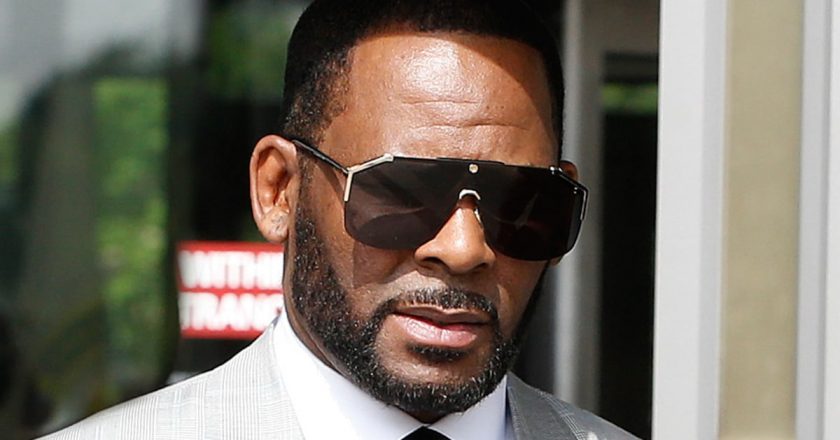 R. Kelly Alleged Manager Charged with Shooting Threat to Nix Doc Screening – TMZ