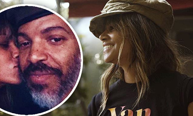 Halle Berry confirms her new romance with singer Van Hunt as she wears shirt with his name on it – Daily Mail