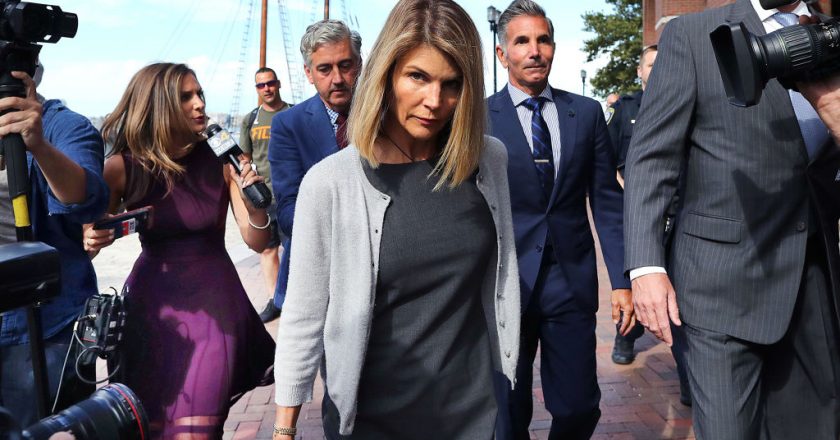 Lori Loughlin will have access to Pilates classes, music lessons while serving time for the college admissions scandal – Yahoo Entertainment