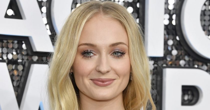 Sophie Turner Just Shared Rare Photos From Her Pregnancy And, Yup, Im Emotional – BuzzFeed