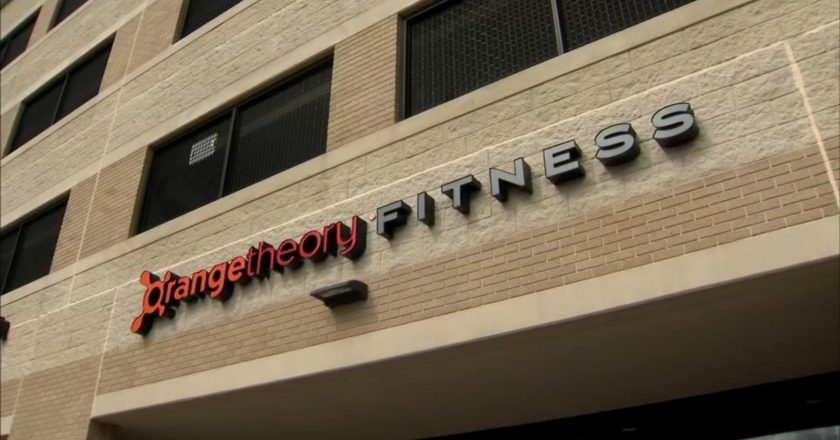 Elmhurst Orangetheory linked to COVID-19 outbreak with at least 18 cases confirmed – WLS-TV