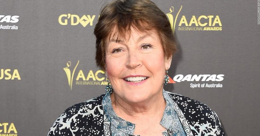 I am woman singer Helen Reddy has died – CNN