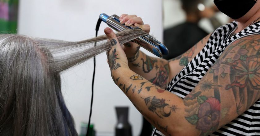 Large Study Finds Link Between Hair Dye And a Certain Type of Breast Cancer – Gizmodo