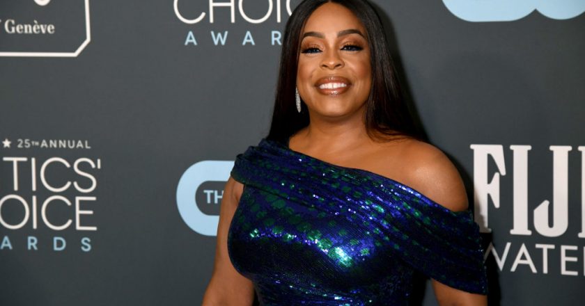 Niecy Nash marries Jessica Betts in surprise ceremony: #LoveWins – AOL