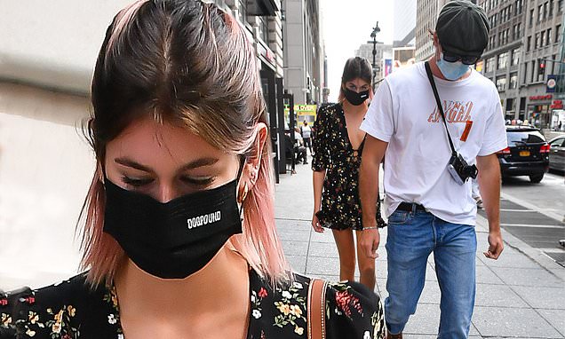 Kaia Gerber shows off model figure in low-cut mini dress in NYC with rumored new beau Jacob Elordi – Daily Mail