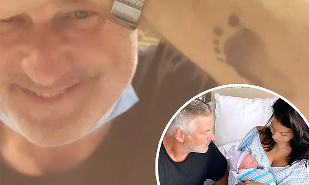 Alec Baldwin shows footprint of newborn son inked on arm after he and Hilaria welcome baby number 5 – Daily Mail