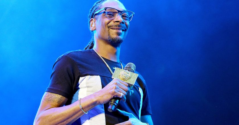 Snoop Dogg, Jennifer Nettles to Judge TBS Talent Competition – Billboard