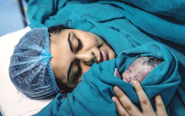 India’s First Birth Photographer Gets Back To Work