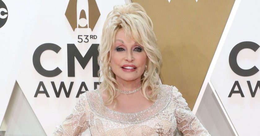 Dolly Parton, Country Saint, Funded Moderna’s Coronavirus Vaccine – Vulture