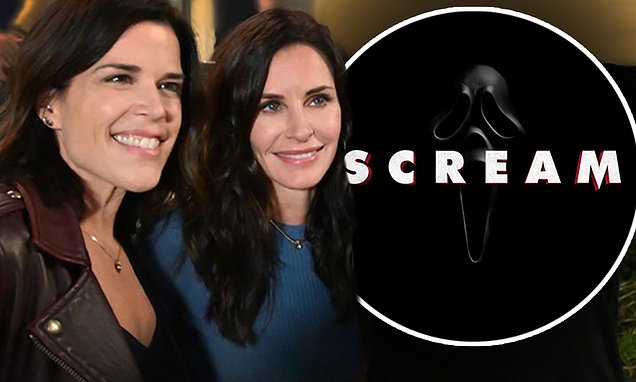 Scream 5 title officially unveiled… as Courteney Cox and Neve Campbell take a selfie break – Daily Mail