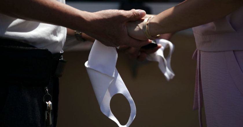 Newlyweds Express Regret As Superspreader Weddings Continue To Fuel Outbreaks – HuffPost