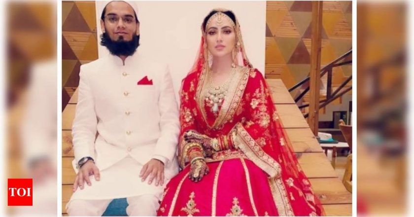 Sana Khan shares a picture with her husband Anas Sayed from their wedding ceremony: May Allah keep us uni – Times of India