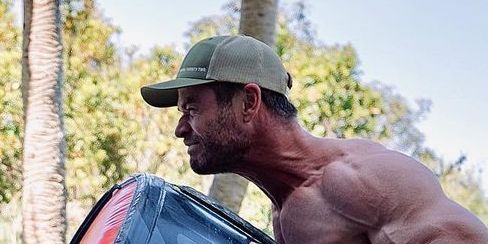 Chris Hemsworth Is Officially Hulk Hogan-Level Jacked in a New Instagram – Yahoo Lifestyle