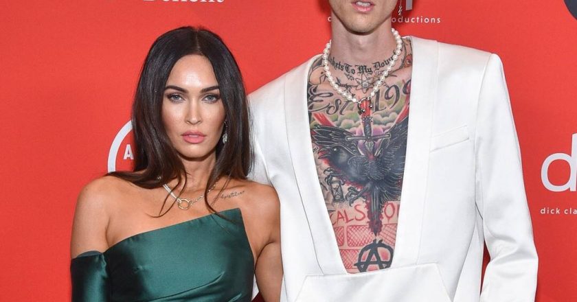 Megan Fox and Machine Gun Kelly Make Their Red Carpet Debut at the 2020 American Music Awards – E! NEWS