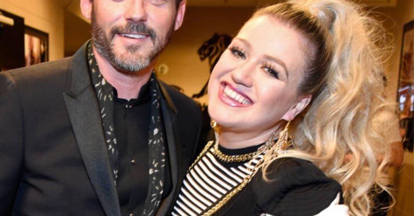 Kelly Clarkson Alludes to Possible Reason She Divorced Brandon Blackstock – E! Online