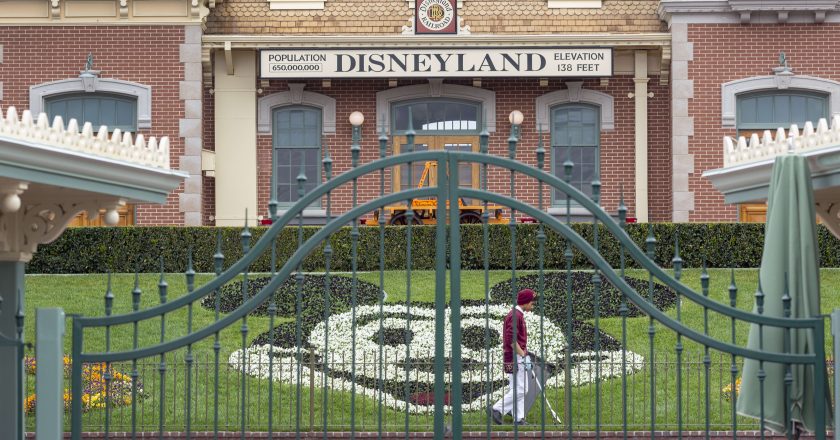 Disney increases layoffs to 32,000 workers as coronavirus batters its theme park business – CNBC