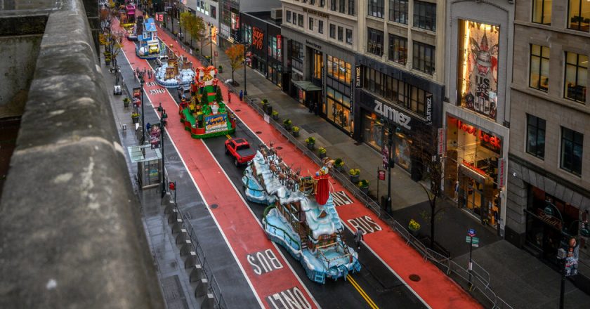 Here’s What the Thanksgiving Parade Looked Like in Pandemic New York – The New York Times