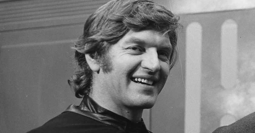 David Prowse, the Towering Figure Behind the Armor of Darth Vader, Passes Away – Star Wars