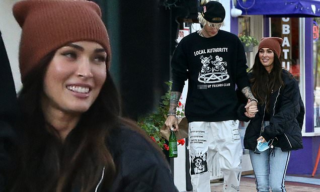 Megan Fox is all smiles as she bundles up for lunch outing with boyfriend Machine Gun Kelly – Daily Mail