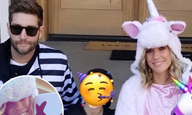 Kristin Cavallari and Jay Cutler reunite for Halloween with their three kids…amid divorce – Daily Mail