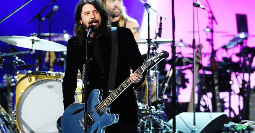 Dave Grohl says new Foo Fighters album doesn’t all sound like single ‘Shame Shame’ – NME