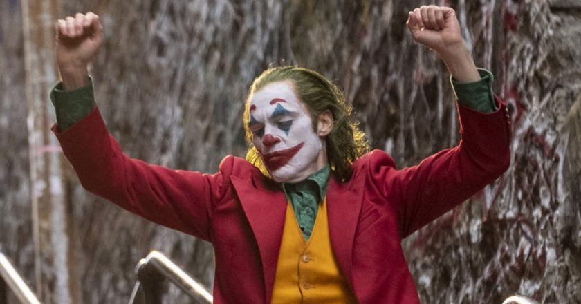 David Fincher Calls Joaquin Pheonix Oscar-Winning Joker Betrayal of the Mentally Ill – TooFab