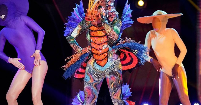 The Masked Singer Unmasks Seahorse, Jellyfish and Popcorn in Semi-Finals – E! NEWS