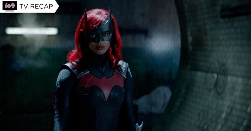 The New Batwoman Punches a Mans Face Off in Her Debut and Its Incredible – Gizmodo