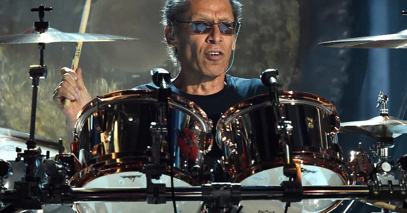 Alex Van Halen is Not in the Business of Bulls—ting Online – Ultimate Classic Rock