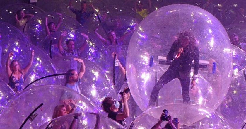 Flaming Lips Use of Plastic Bubbles at Concerts Leave Covid-19 Experts Unsure – The New York Times